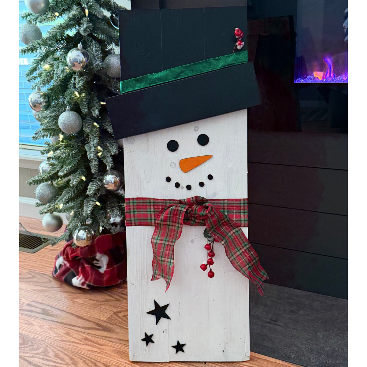 Rustic Wooden Snowman Leaner, 31 Inch Christmas Porch Decor, Farmhouse Snowman Sign, Plaid Ribbon Holiday Decoration